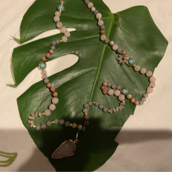 NEW BEADED ROSE QUATZ ARROWHEAD NECKLACE. - Picture 6 of 7